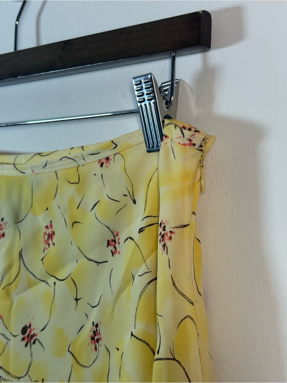 Ann Taylor 100% Silk Yellow Floral Midi Skirt Fluted Hem Size 6 - Picture 7 of 11